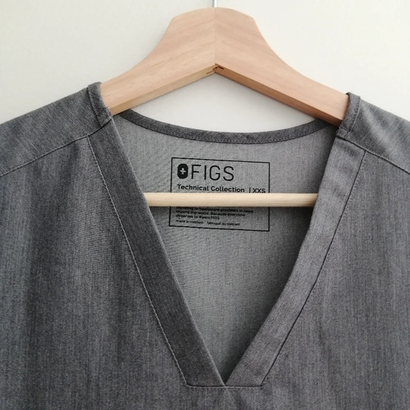 Figs Casma Three-Pocket Scrub Top Graphite Gray XXS - Picture 5 of 16